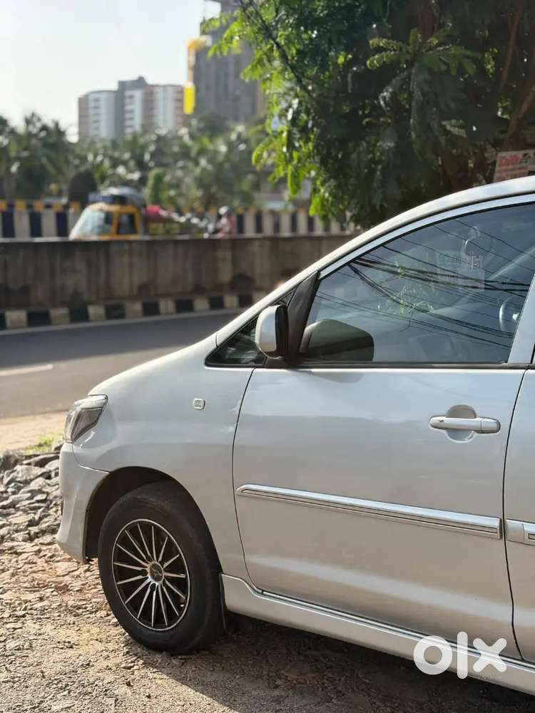 Toyota Innova 2013 Diesel 195000 Km Driven Please Text Me On Whatsapp