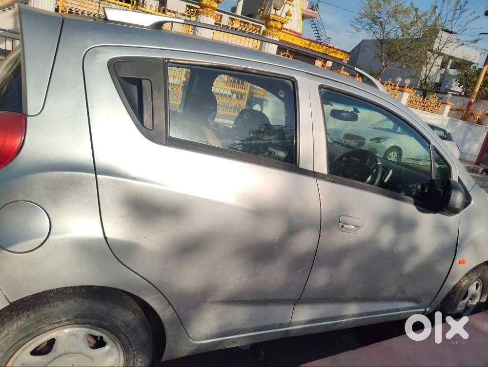 Chevrolet Beat Top Model Family Car Average 25+