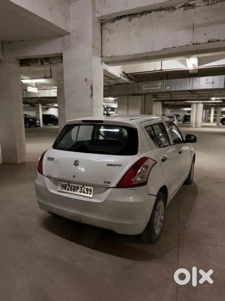White Swift Single Hand 121500 Kms Petrol