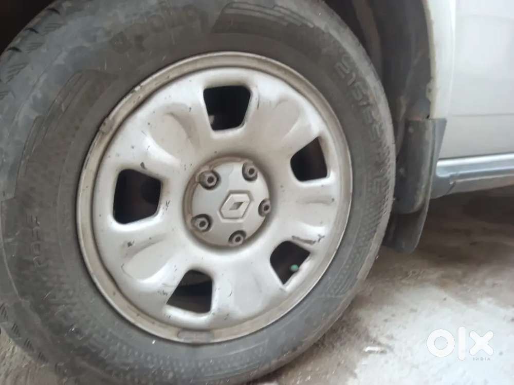Best Condition Duster And Installed New Tyre