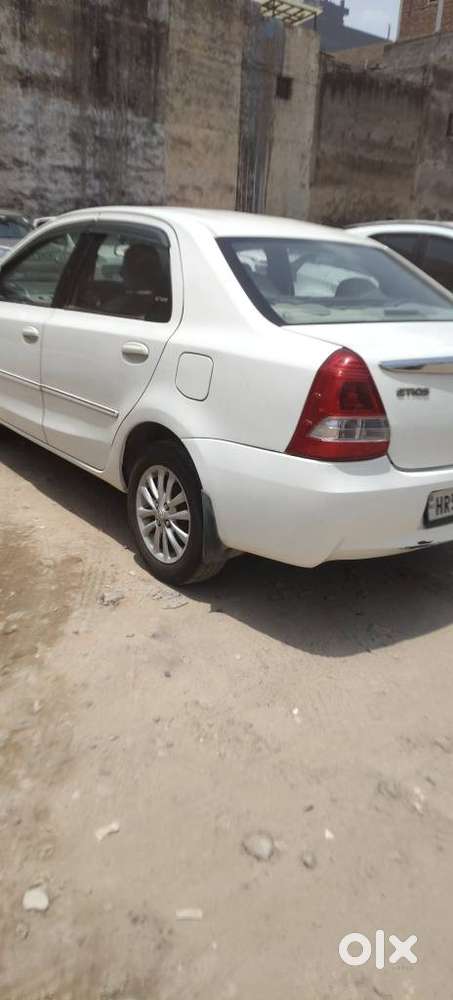 Toyota Etios V Sp, 2015, Petrol