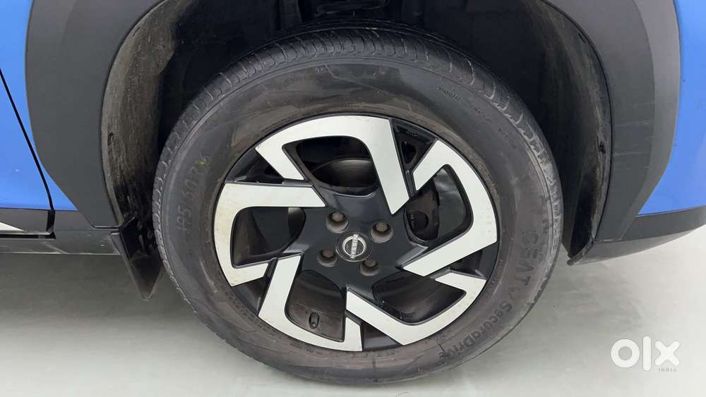 Nissan Magnite 1.0 Xv Premium Dual Tone, 2021, Petrol