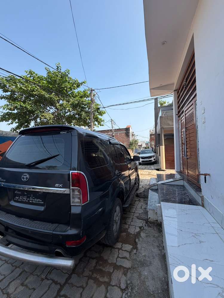 Tata Safari Storme 2016