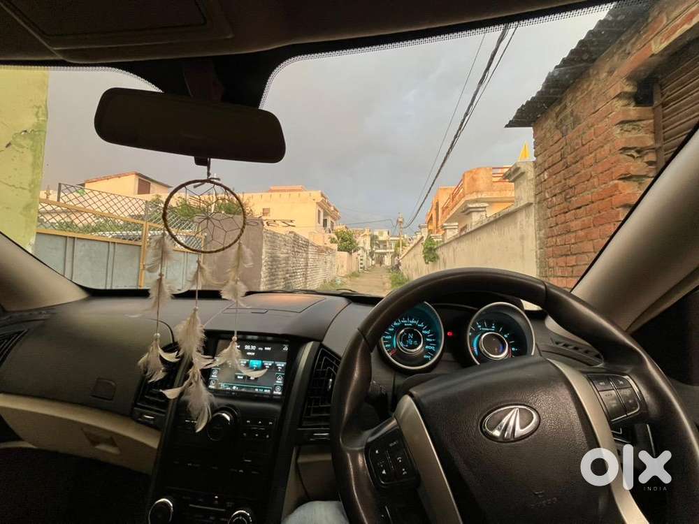 Mahindra Xuv500 2016 Diesel 74000 Km Driven
