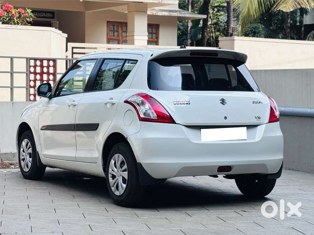 Maruti Suzuki Swift Vxi 1.2 Abs Bs-iv, 2017, Petrol