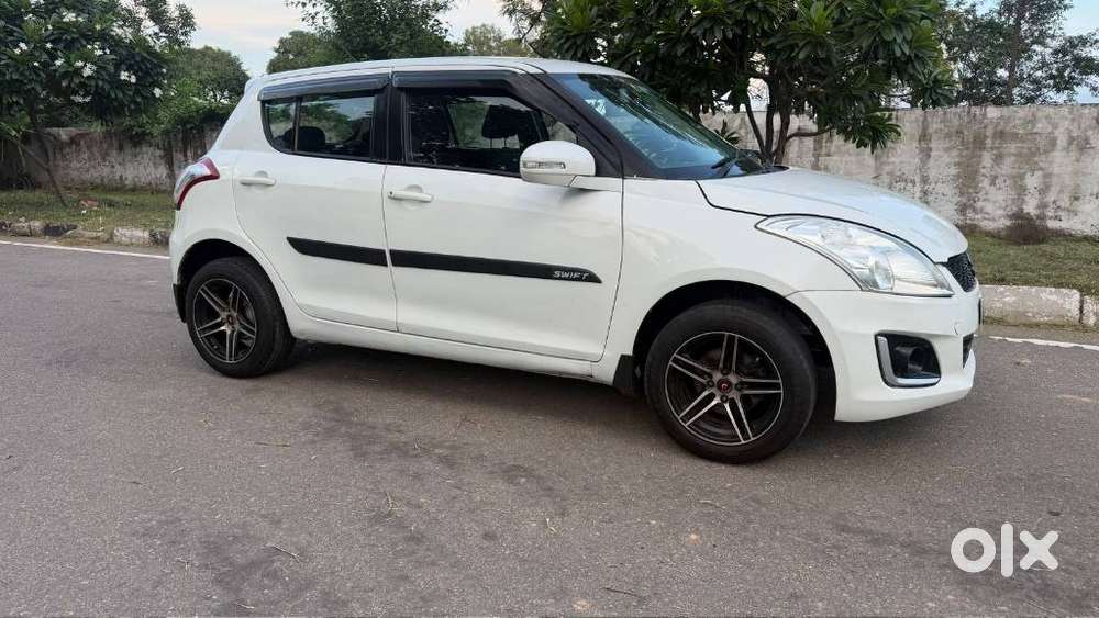 Maruti Suzuki Swift Vxi, 2017, Petrol