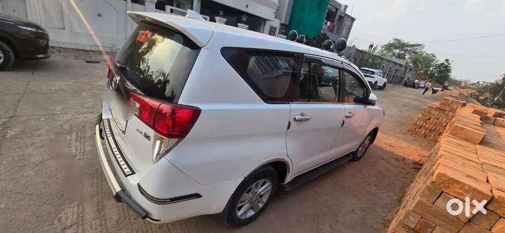 Toyota Innova Crysta 2024