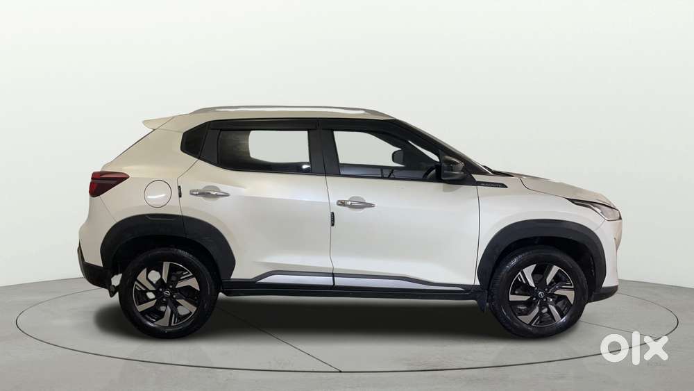 Nissan Magnite Kuro Edition Petrol Amt, 2025, Petrol