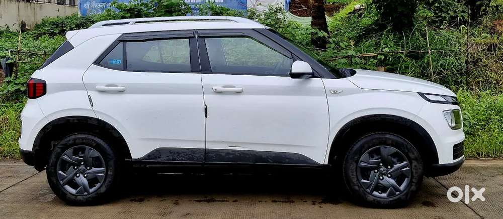 Hyundai Venue Petrol 2023