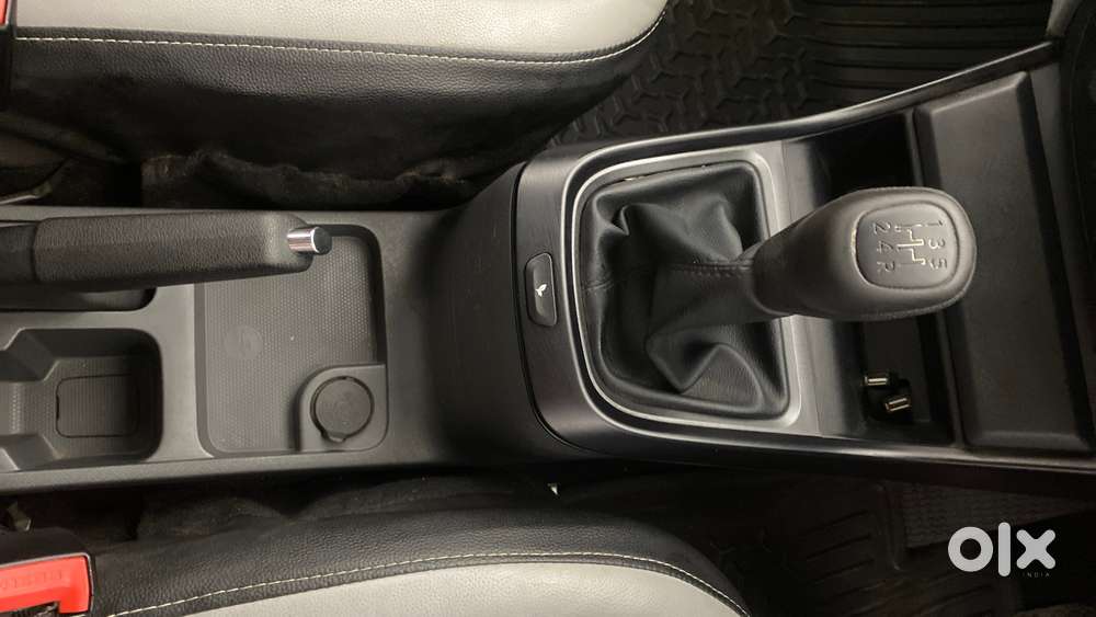 Tata Altroz 1.2 Xe, 2021, Petrol