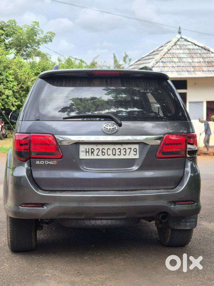 Toyota Fortuner 4x4 Manual Limited Edition, 2015, Diesel