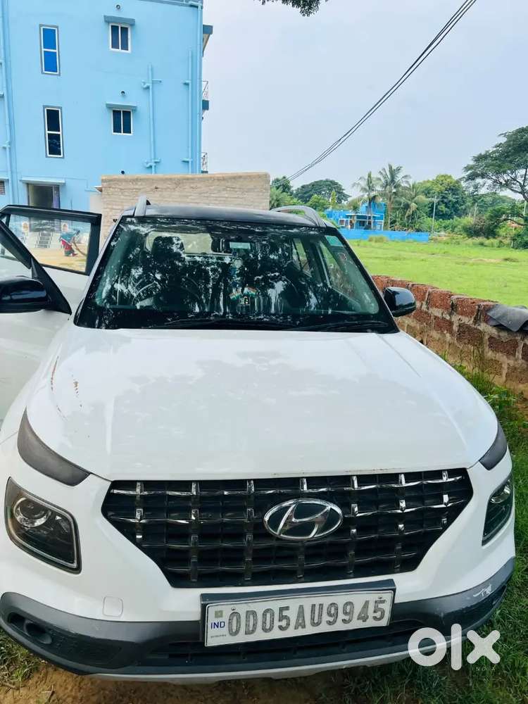 Hyundai Venue 2021 Manual Petrol 40000 Km