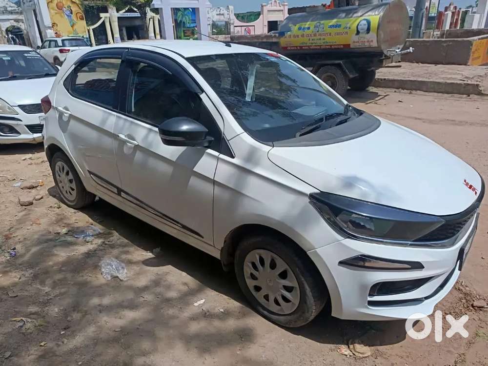 Ek Dum Jabardast Car Hai Koi Kami Nahi Hai