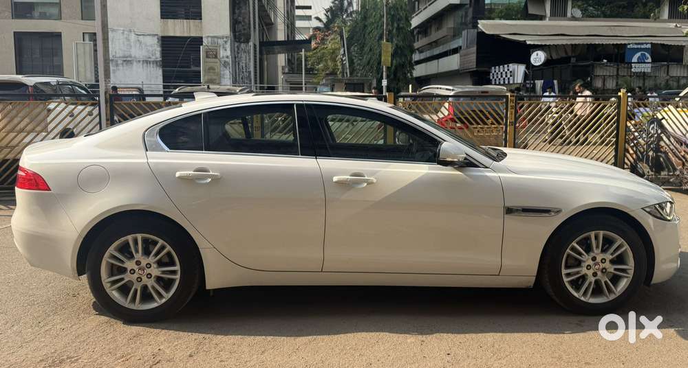 Jaguar Xe Portfolio, 2019, Petrol