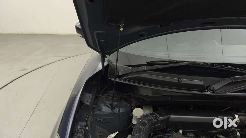 Maruti Suzuki Swift Amt Zxi, 2022, Petrol