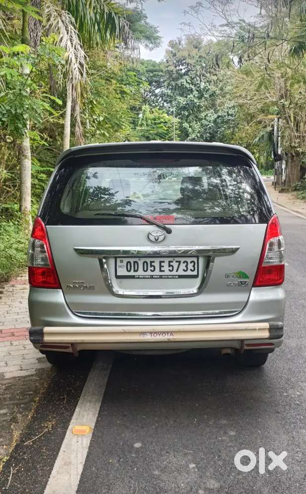 Toyota Innova 2.5 V 2013