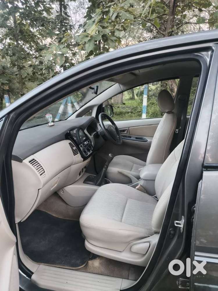 Toyota Innova 2.5 G (diesel) 8 Seater, 2010, Diesel