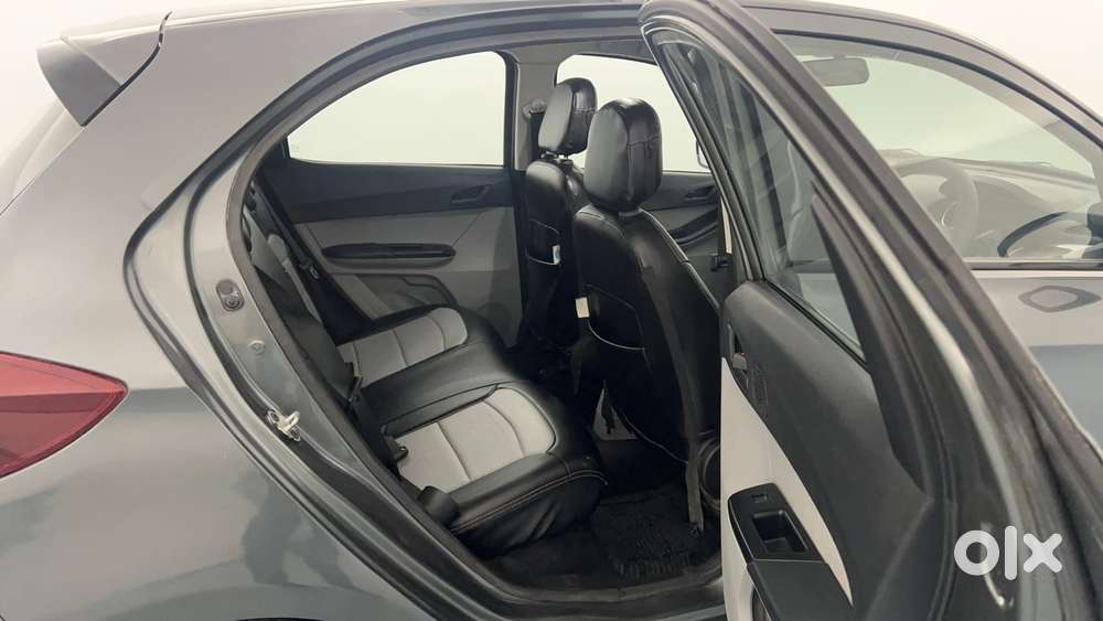 Tata Tiago 1.05 Revotorq Xt Option, 2023, Petrol