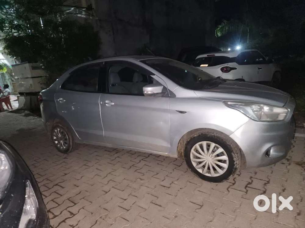 Ford Aspire Titanium Blu 2015