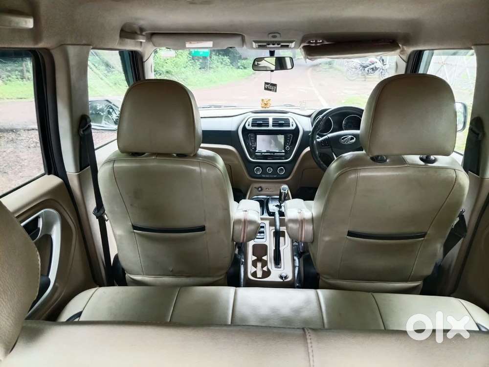Mahindra Tuv 300 T10 Amt (automatic), 2018, Diesel