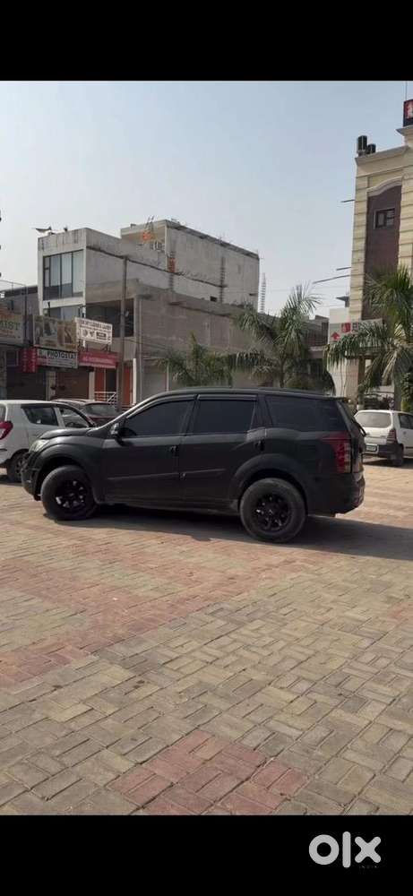 Mahindra Xuv500 2015 Petrol 84350 Km Driven