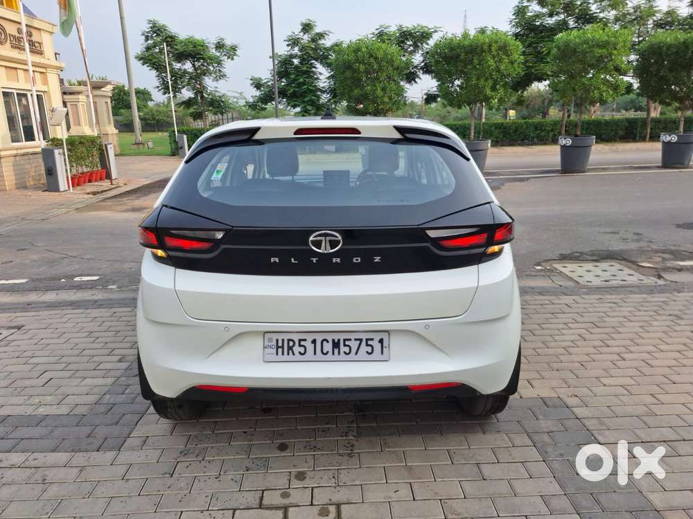 Tata Altroz Xm (s) Petrol, 2024, Petrol