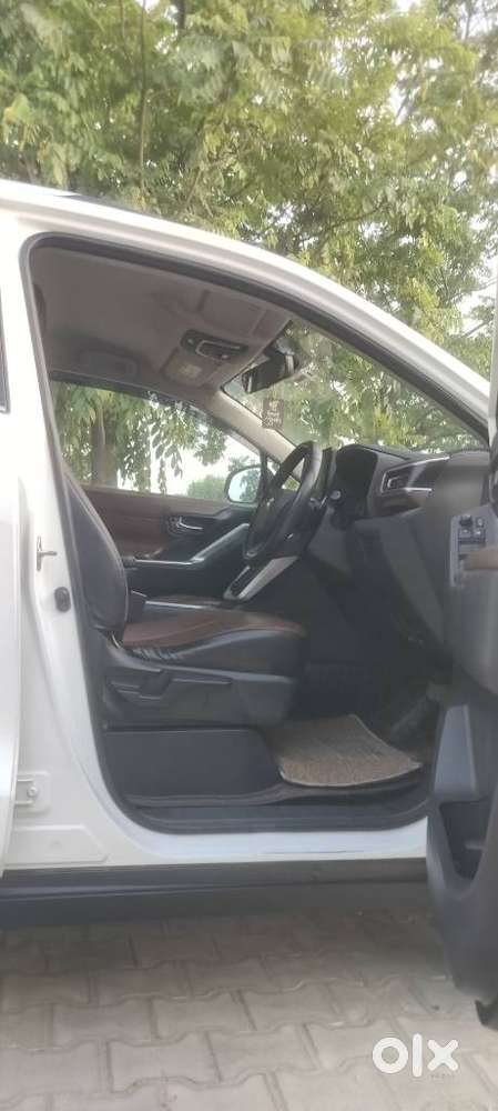 Toyota Innova Hycross 2.0 Vx Hybrid 7 Str, 2023