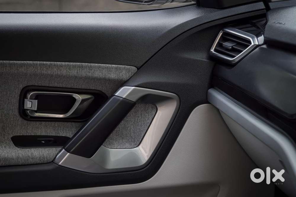 Tata Safari Pure Plus S Dark Edition At, 2025, Diesel