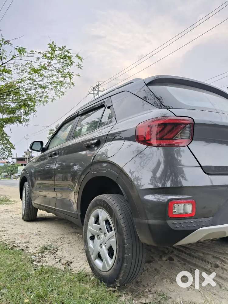 Hyundai New Venue 2022 Petrol 36258 Km Driven