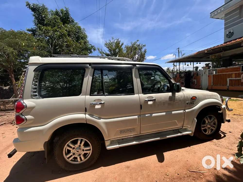 Mahindra Scorpio Classic 2016 Diesel Manual