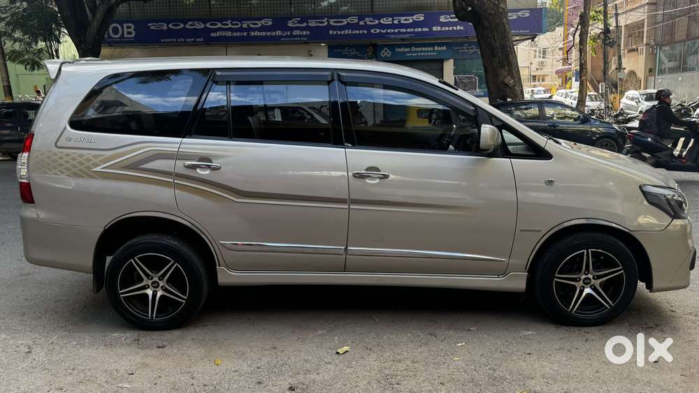 Toyota Innova 2.5 Gx (diesel) 7 Seater Bs Iv, 2016, Diesel
