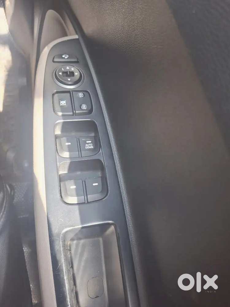 Hyundai Grand I10 1.2 Sportz
(dual Tone)