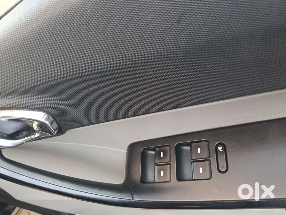 Tata Tiago 1.05 Revotorq Xz, 2016, Petrol