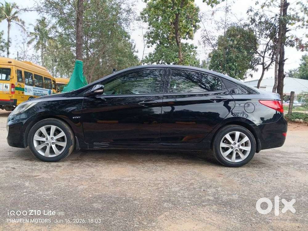 Hyundai Fluidic Verna 1.6 Vtvt Sx, 2011, Petrol