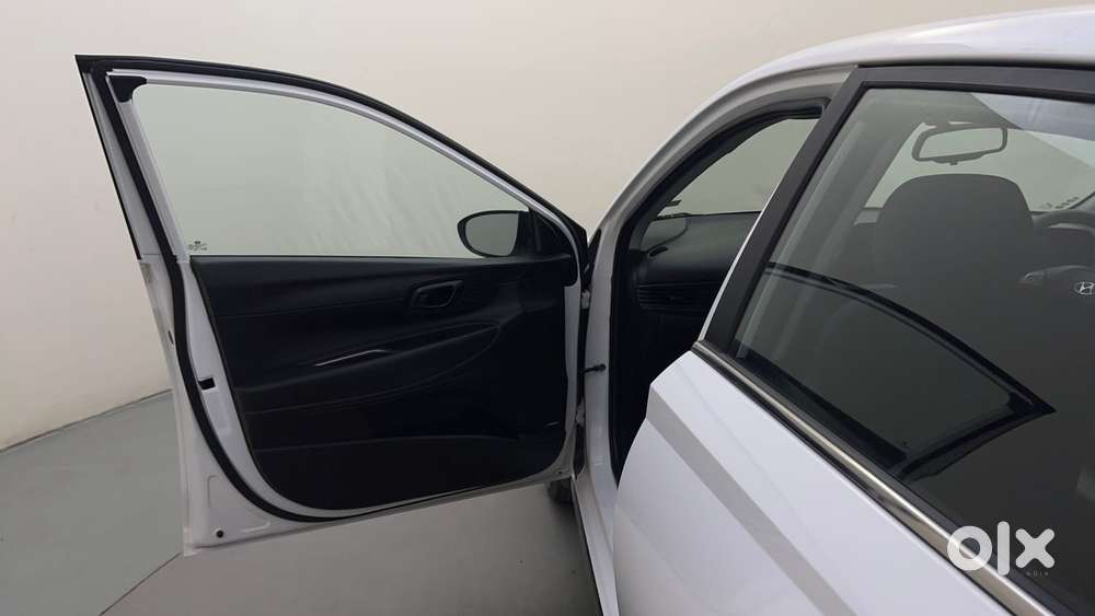 Hyundai New I20 1.2 Asta (o) Ivt, 2023, Petrol