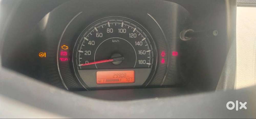 न्यू कार है अभी , न्यू कंडीशन में रखी है