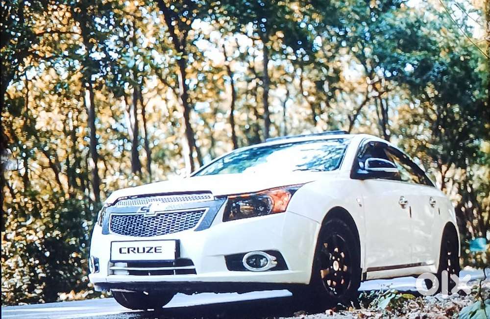 Chevrolet Cruiz Ltz 2013 
Sunroof 
Rc Insurance Ok
Good Conditions