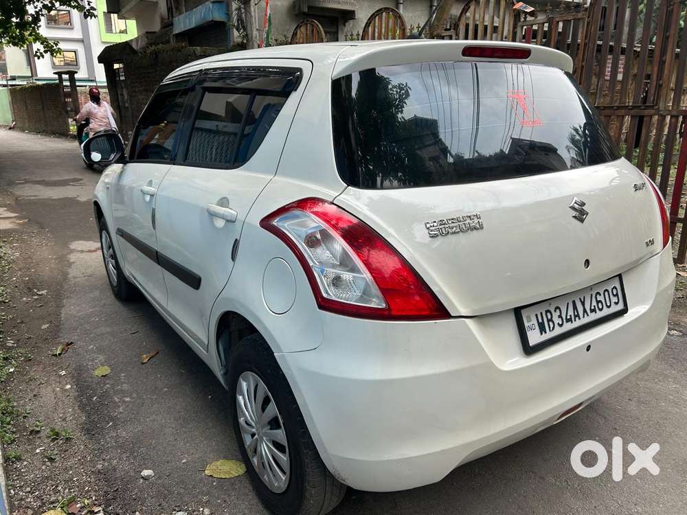 Maruti Suzuki Swift Vxi Optional, 2016, Petrol