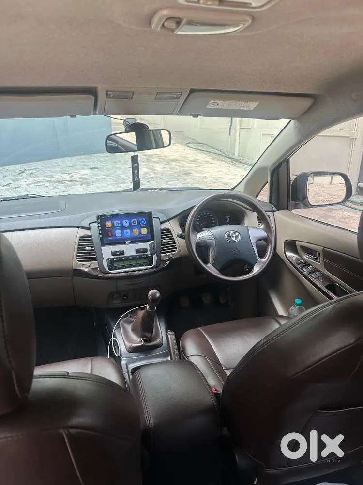 Toyota Innova 2015 V