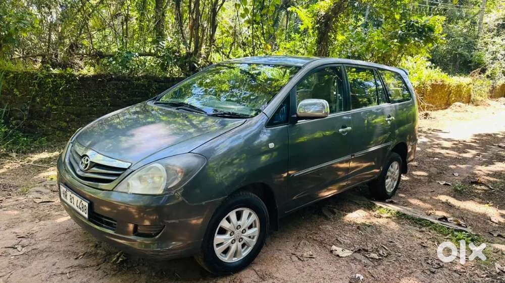 Toyota Innova 2.5 V 2011