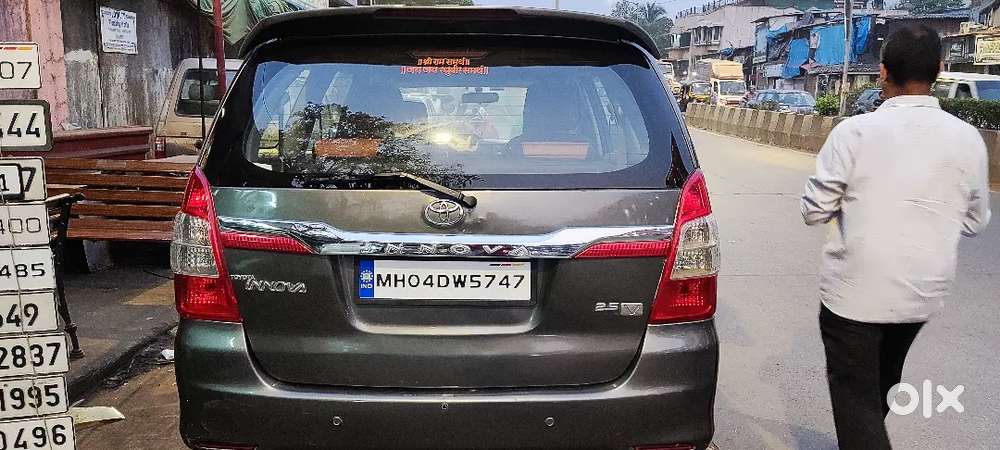 Toyota Innova 2.5v 2009 Model