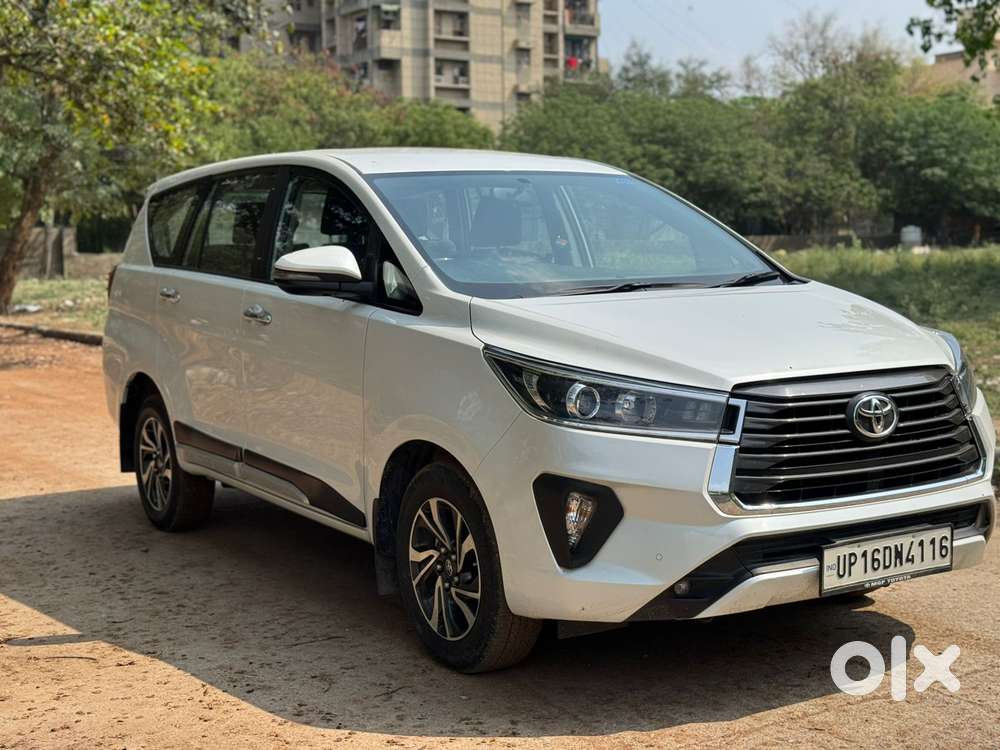 Toyota Innova Crysta 2.7 V, 2022, Petrol