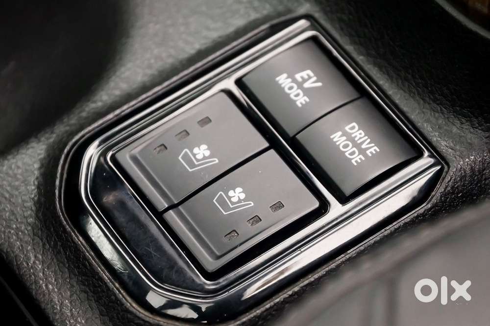 Maruti Suzuki Grand Vitara 1.5 Alpha Plus Intelligent Hybrid Ecvt, 2..