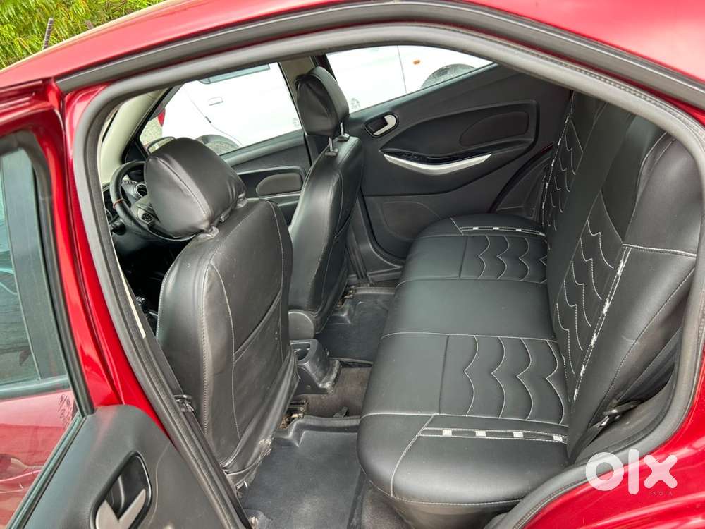 Ford Figo Titanium Blu 2017
