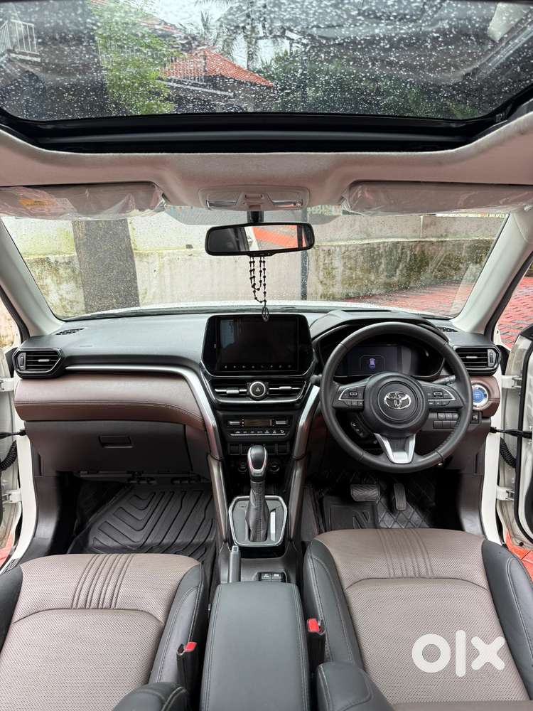 Toyota Urbancruiser Hyryder V Hybrid 2024