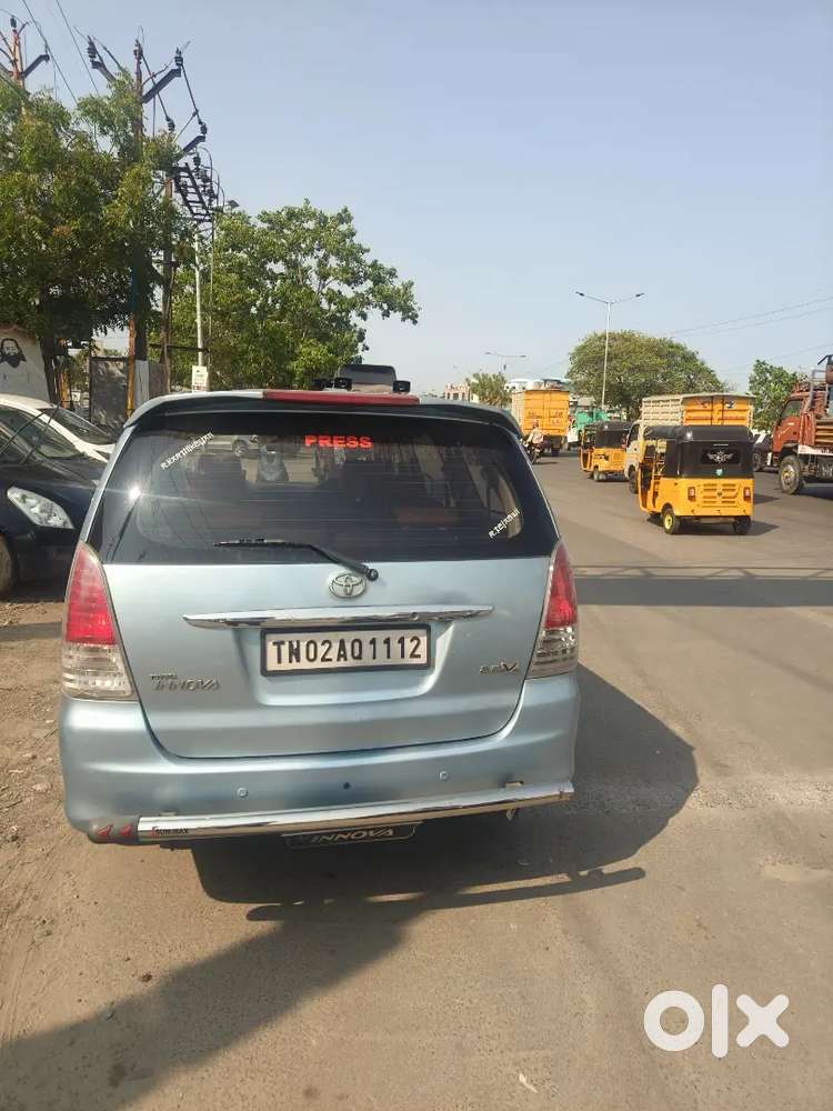 Toyota Innova 2010