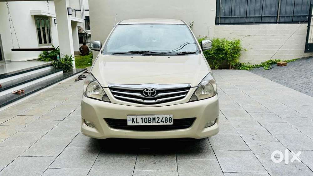 Toyota Innova 2011 Diesel Well Maintained