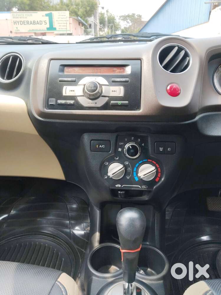 Honda Brio V Automatic, 2013, Petrol