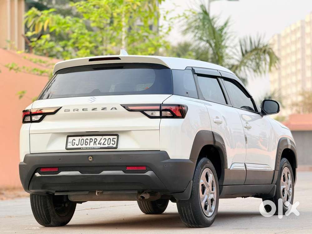 Maruti Suzuki Brezza 1.5 Vxi Cng, 2023, Cng & Hybrids