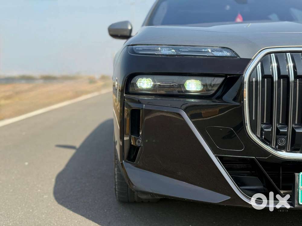 Bmw I7 Xdrive60, 2023, Electric